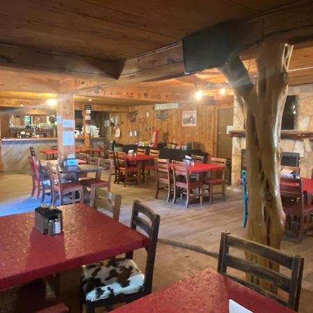 Flying L Ranch Resort & Golf Course Бандера Екстериор снимка