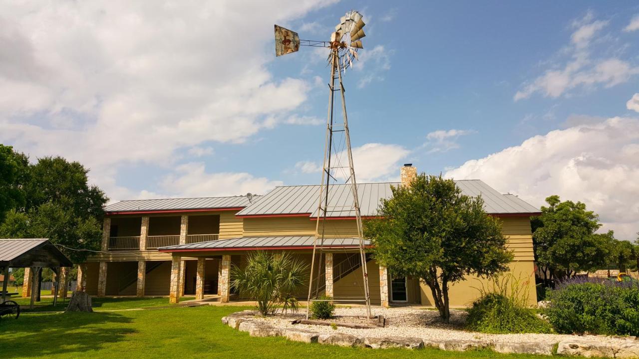 Flying L Ranch Resort & Golf Course Бандера Екстериор снимка
